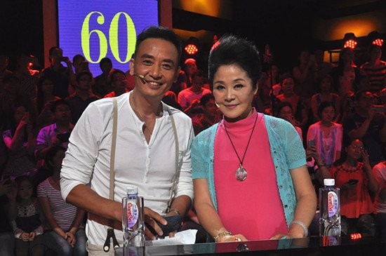 深圳《年代秀》今晚播出 盖克为女儿“盯梢”