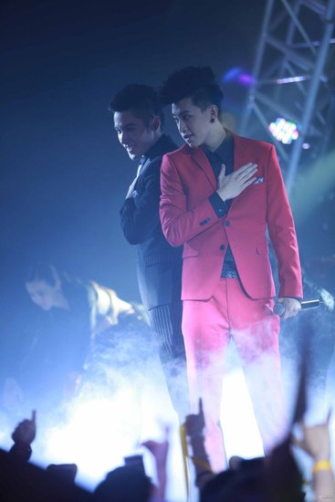 “快男”今晚五大看点 舞曲汇聚选手突破自我