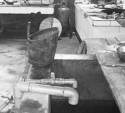 湖南2万居民拒喝自来水 官方否认污染无人信