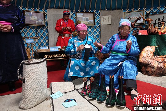 ���ɹ����˲�ԭչ�ݷ������Ļ��Ų�