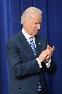 2013��1�£�������ʢ�٣��ݵǳ�ϯ���ŷ����ᡣ