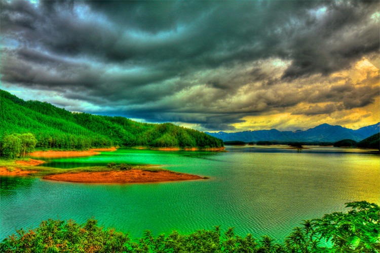 ̨ɽ���Ͽ�Ŷ�ɽ